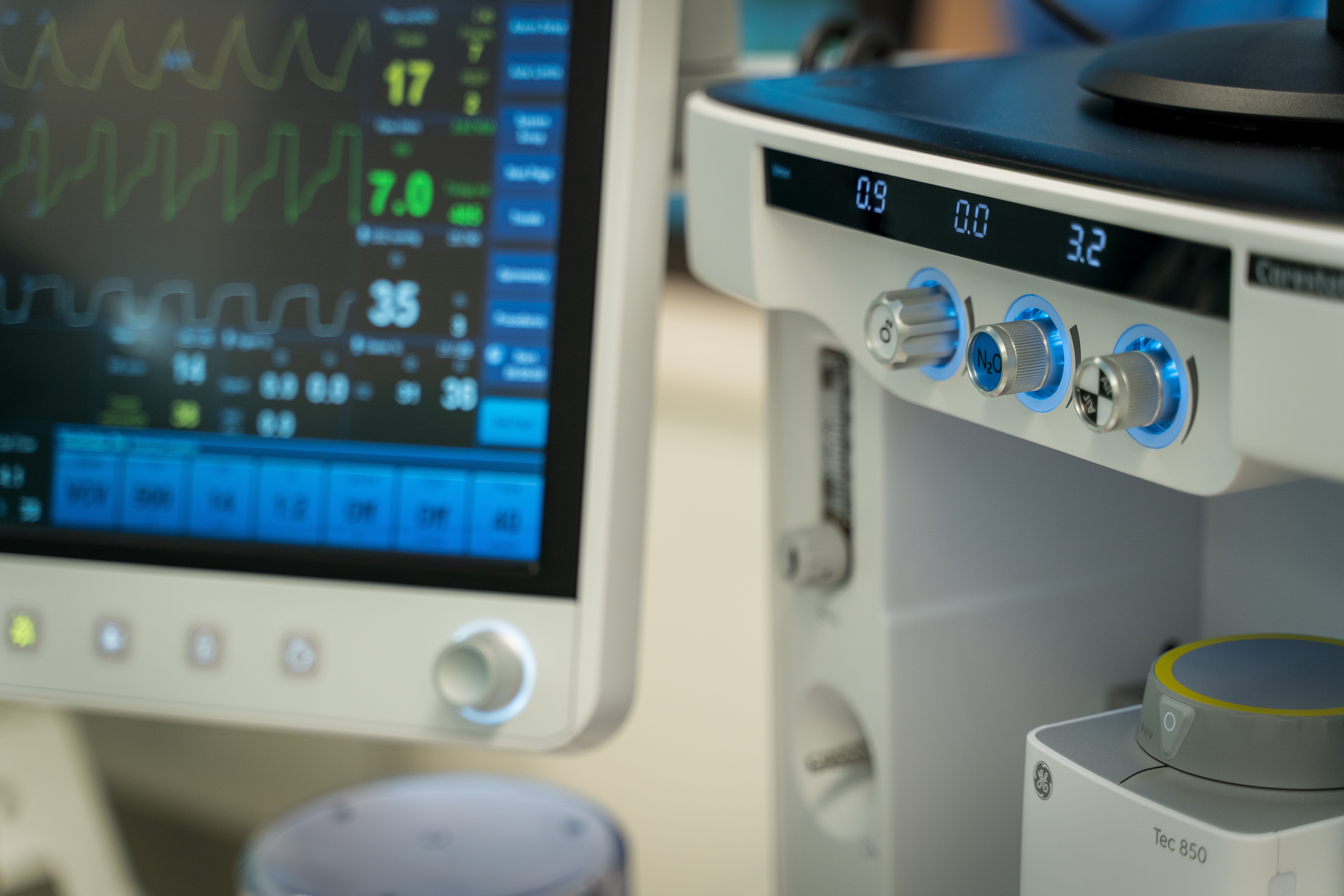 Clinical monitor and support equipment